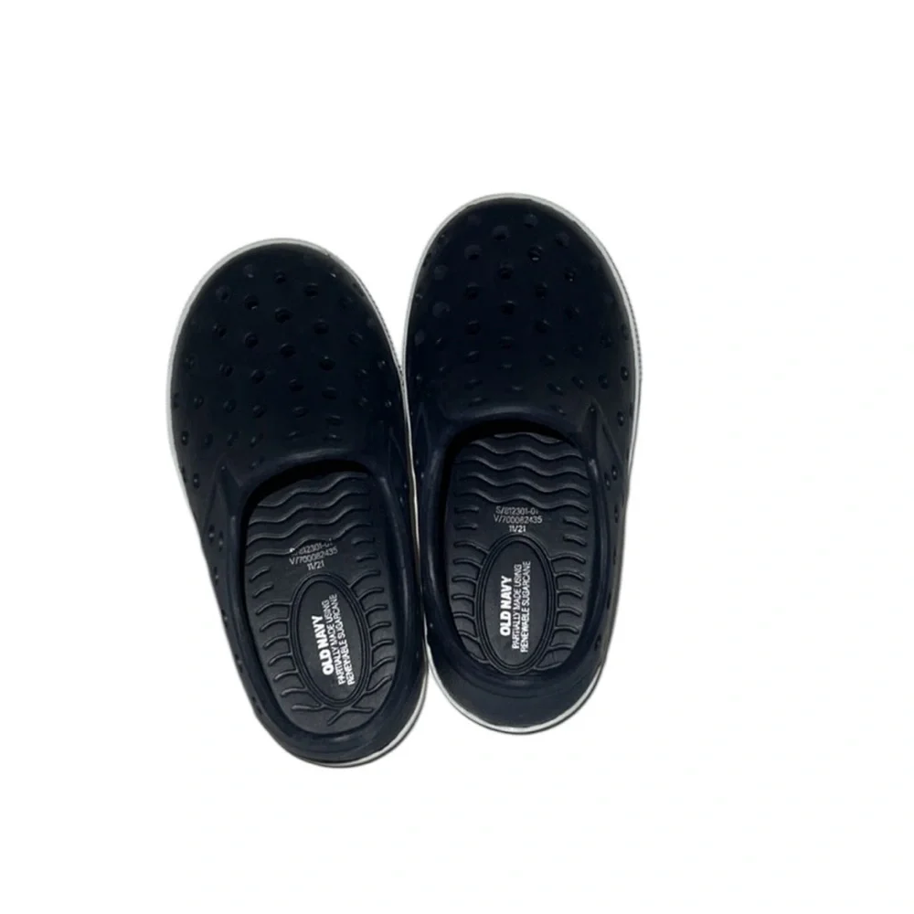 Old Navy Kids Shoes in Black and White